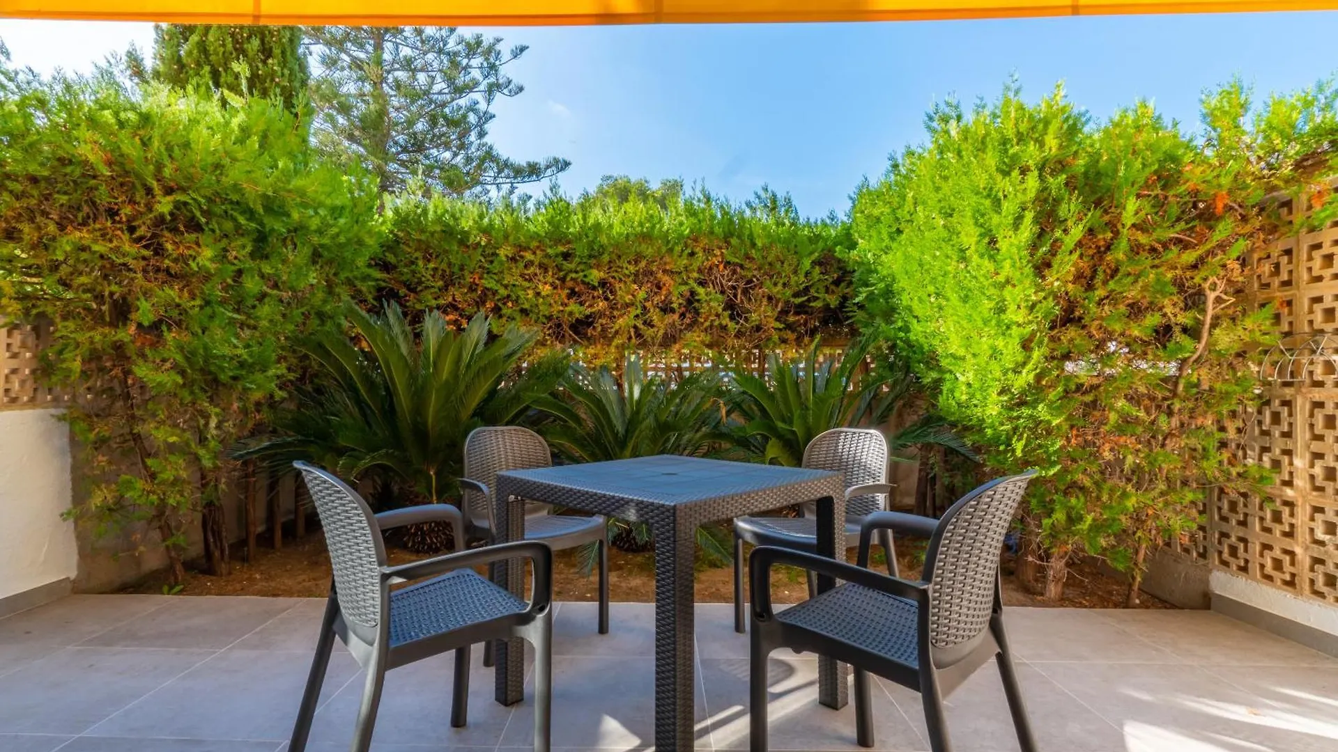 Ponent Cala Ratjada Apartments F